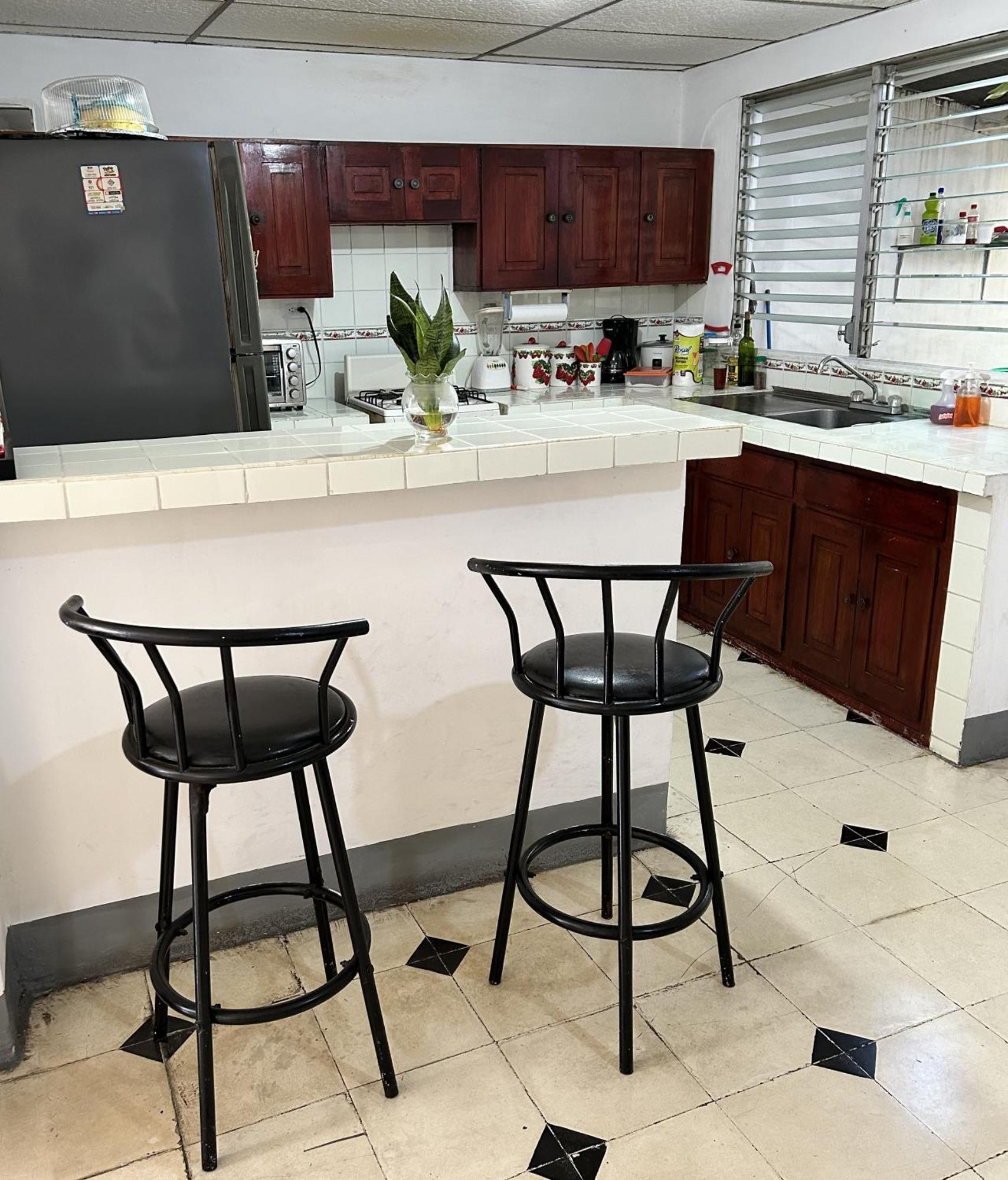 El Callejon Guest House เลออน ภายนอก รูปภาพ
