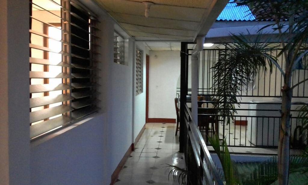El Callejon Guest House เลออน ภายนอก รูปภาพ