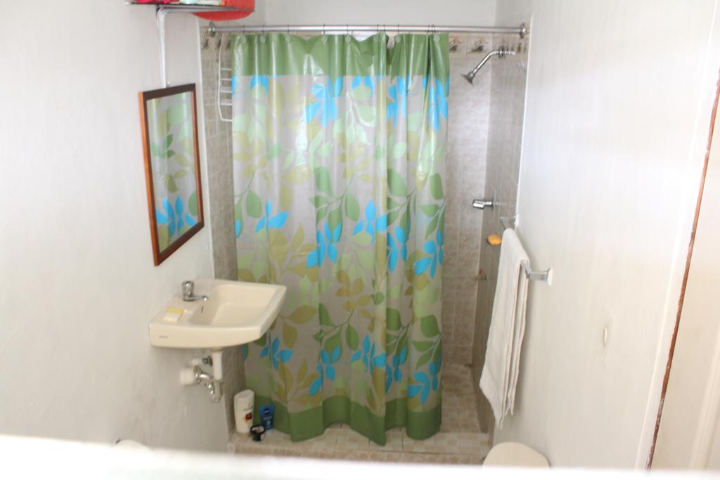 El Callejon Guest House เลออน ภายนอก รูปภาพ