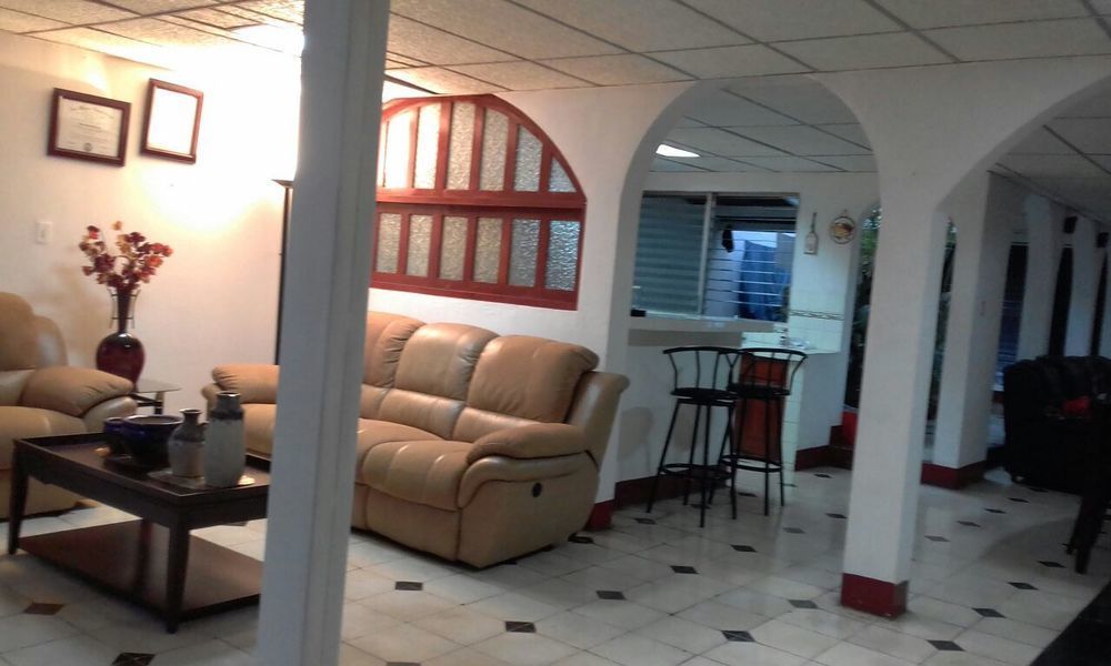 El Callejon Guest House เลออน ภายนอก รูปภาพ