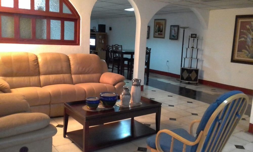 El Callejon Guest House เลออน ภายนอก รูปภาพ